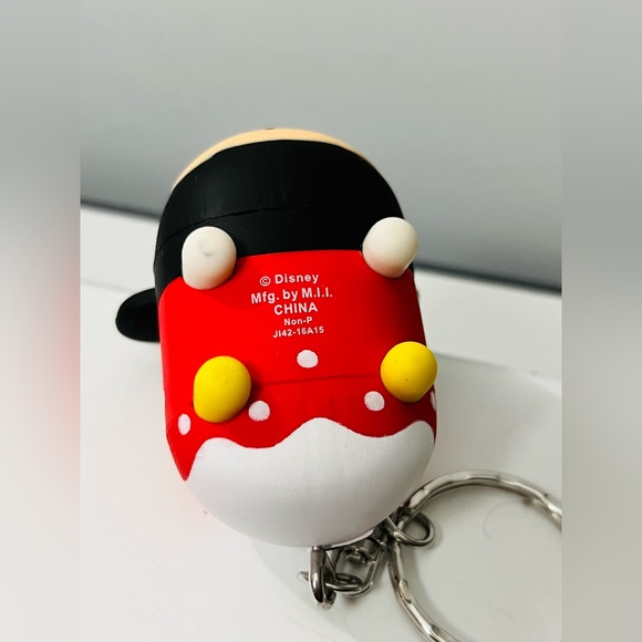 Dosney Tsum Tsum Collectible Minnie Mouse Keyring - Picture 4 of 4